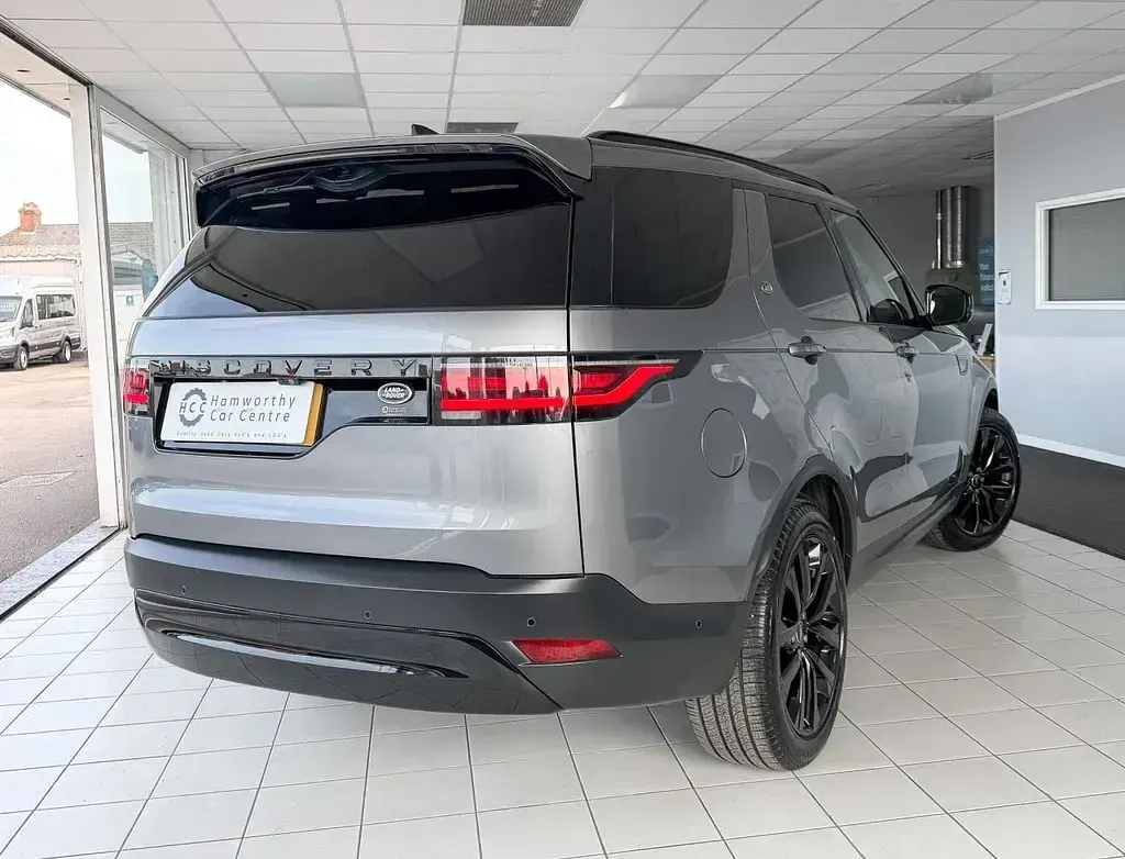 Used Land Rover Discovery SE 300 HP (220 kW) 2023 Grey SUV