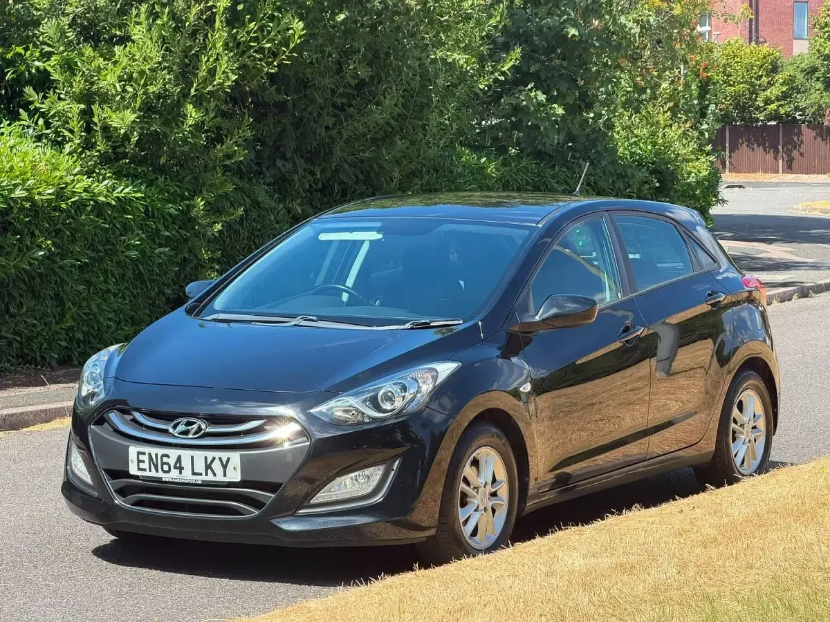 Used Hyundai i30 Active 100 HP (73 kW) 2015 Black Hatchback