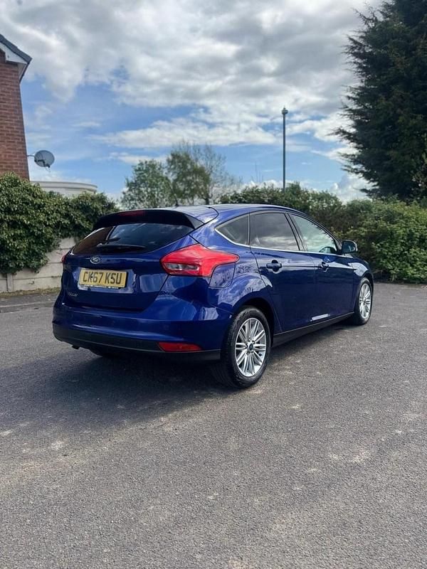 Used Ford Focus Zetec 2017 Blue Hatchback