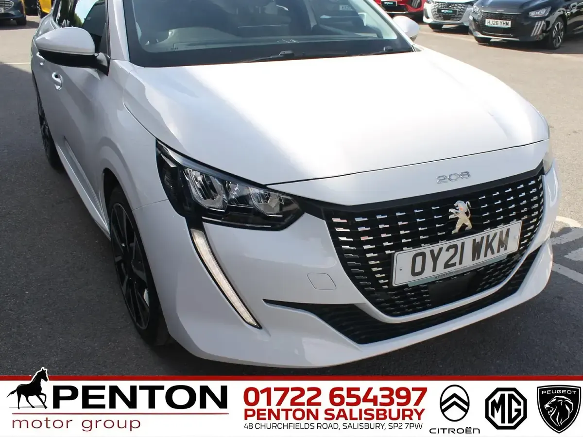 Used Peugeot 208 Allure Premium 100 HP (73 kW) 2021 White Hatchback