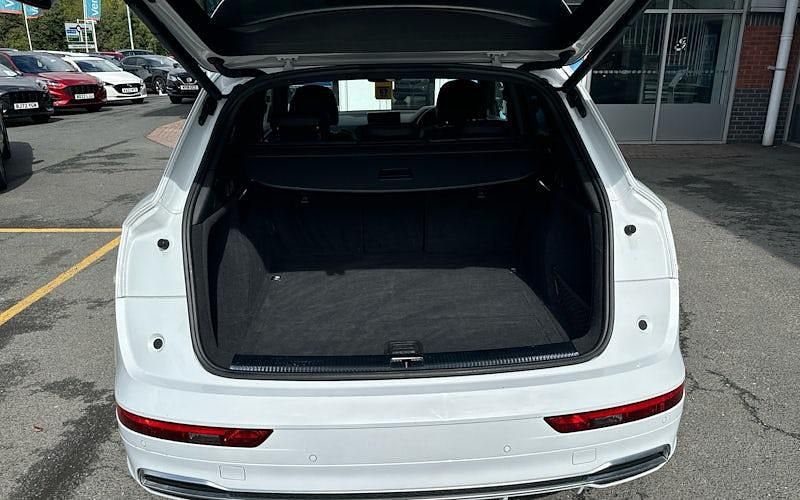 Begagnad Audi Q5 S-Line 190 HK (139 kW) 2019 Vit SUV