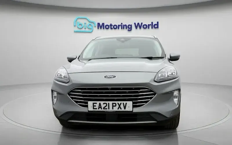 Usado Ford Kuga Titanium 150 HP (110 kW) 2021 SUV