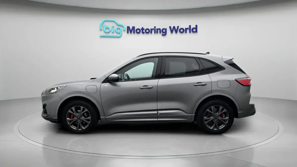 Used Ford Kuga ST-Line 225 HP (165 kW) 2022 Silver SUV