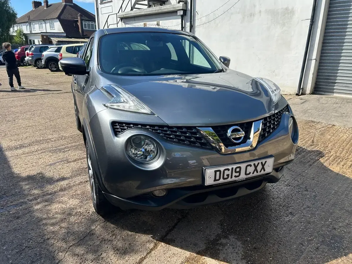 Used Nissan Juke Tekna 112 HP (82 kW) 2019 Grey SUV