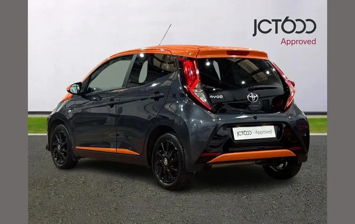 Used Toyota Aygo Edition 71 HP (52 kW) 2020 Grey Hatchback