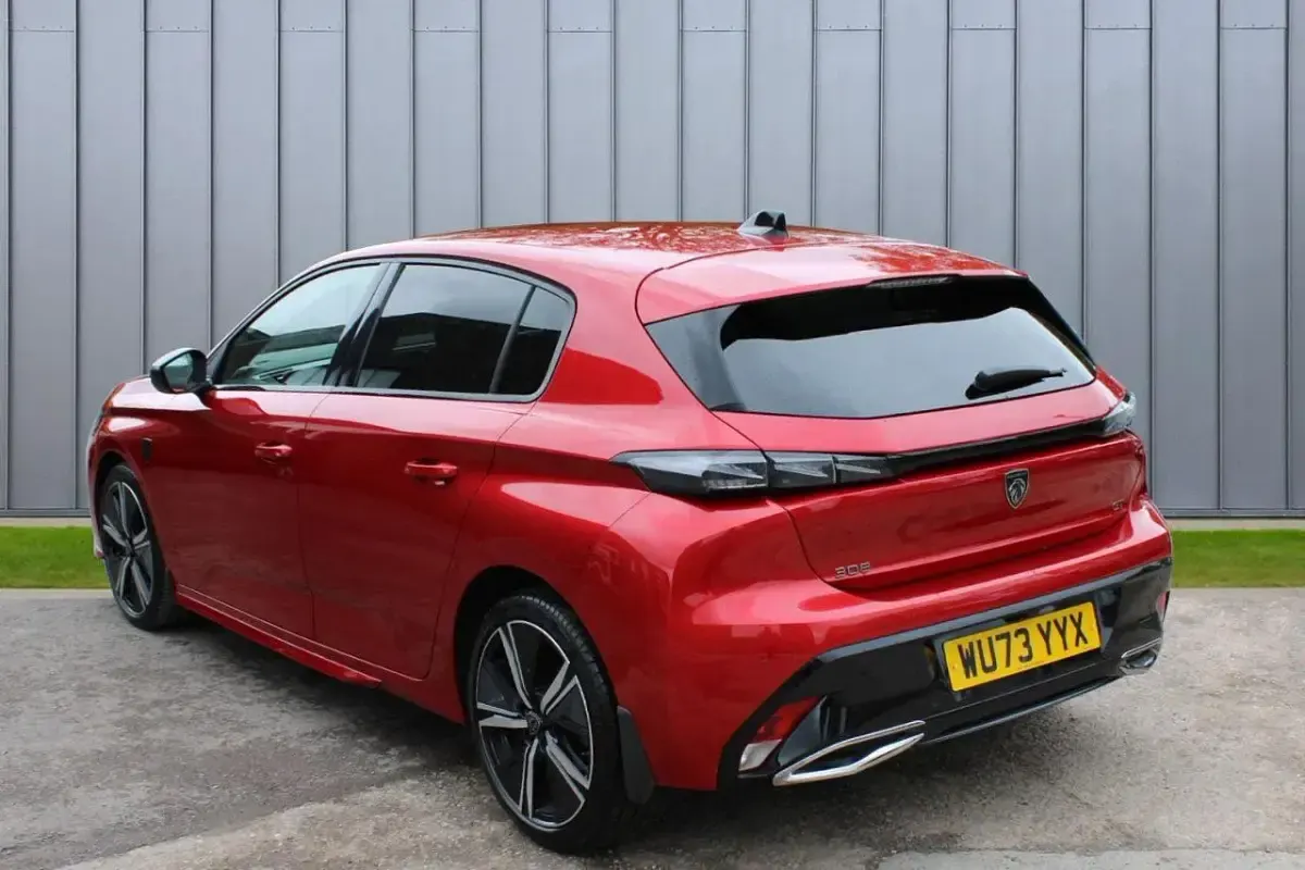 Used Peugeot 308 GT 129 HP (94 kW) 2023 Red Hatchback