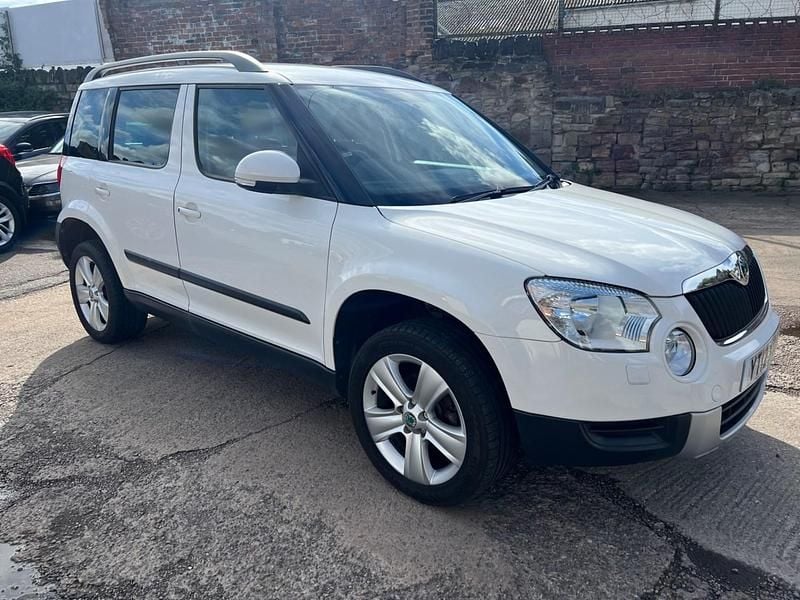 White Used 2012 Skoda Yeti SE SUV | £4,500 (Fair price) - Image 1/4