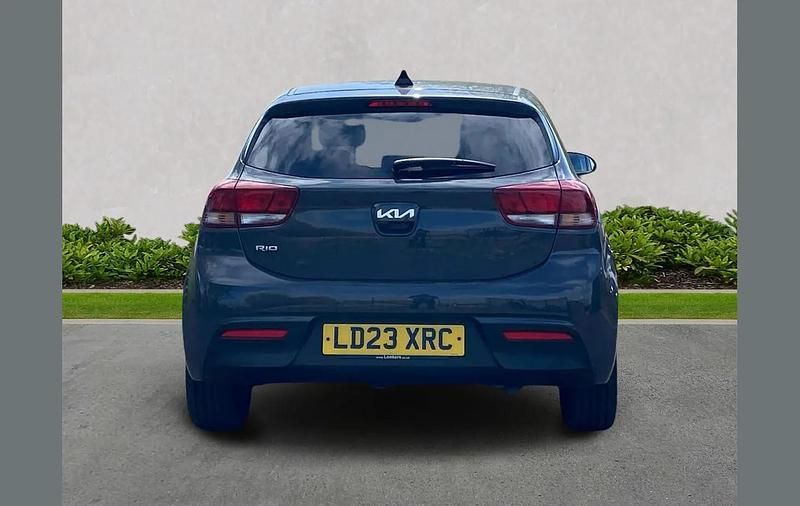 Used Kia Rio 118 HP (86 kW) 2023 Grey Hatchback