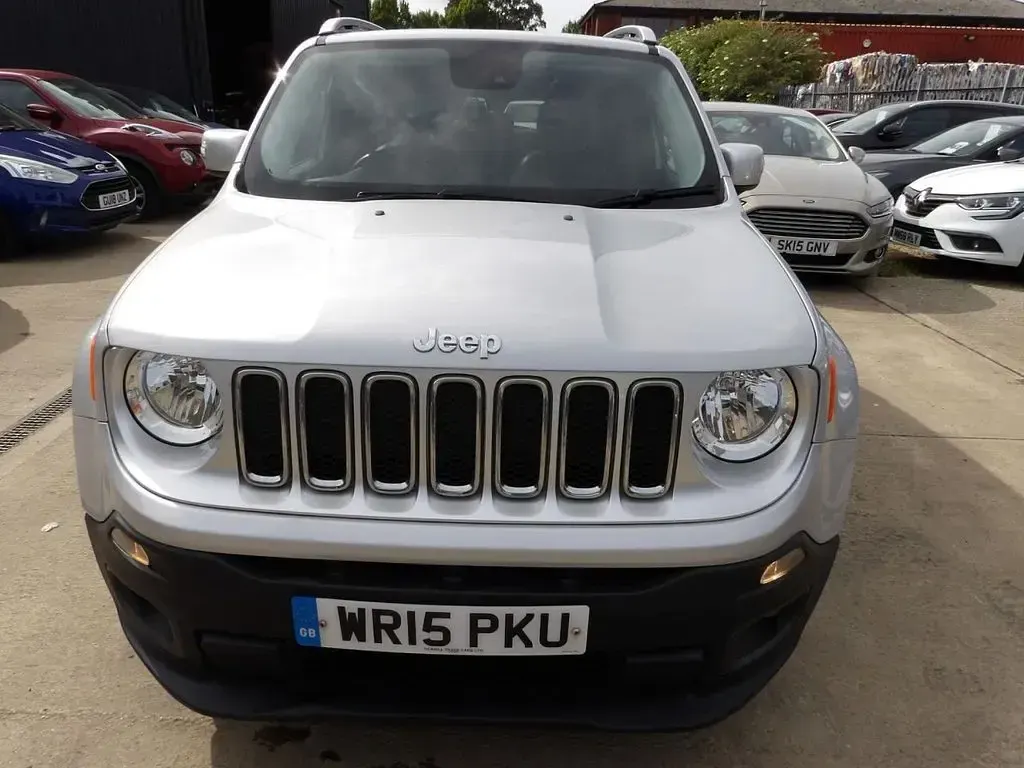 Begagnad Jeep Renegade Limited 120 HK (88 kW) 2015 Grå SUV
