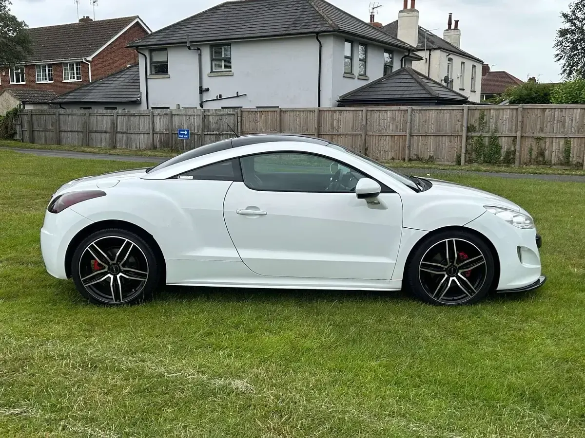 Used Peugeot RCZ GT 156 HP (114 kW) 2011 White Coupe
