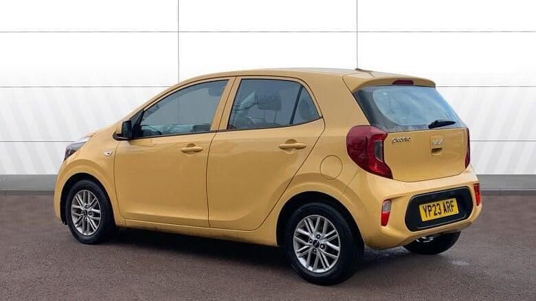 Used Kia Picanto 67 HP (49 kW) 2023 Yellow Hatchback