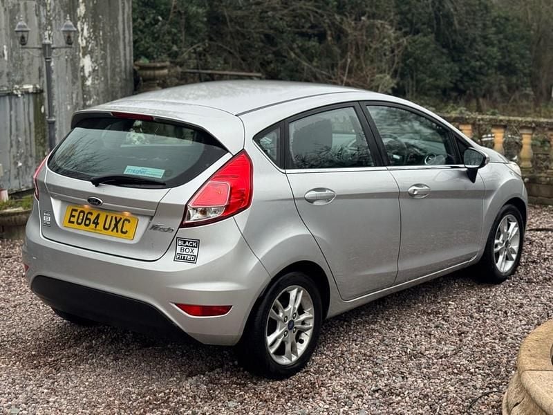 Used Ford Fiesta Zetec 82 HP (60 kW) 2014 Silver Hatchback