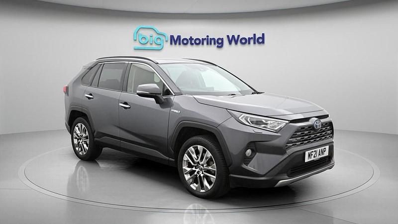 Used Toyota RAV4 Hybrid 218 HP (160 kW) 2021 Grey SUV