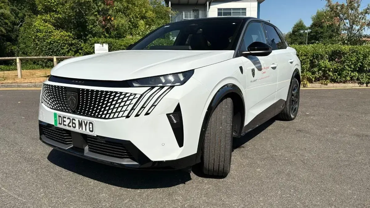 Used Peugeot e-3008 GT 152 kW (207 HP) 2026 White SUV