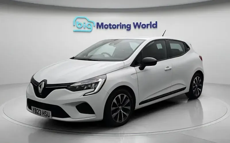 Used Renault Clio Evolution 145 HP (106 kW) 2023 White Hatchback