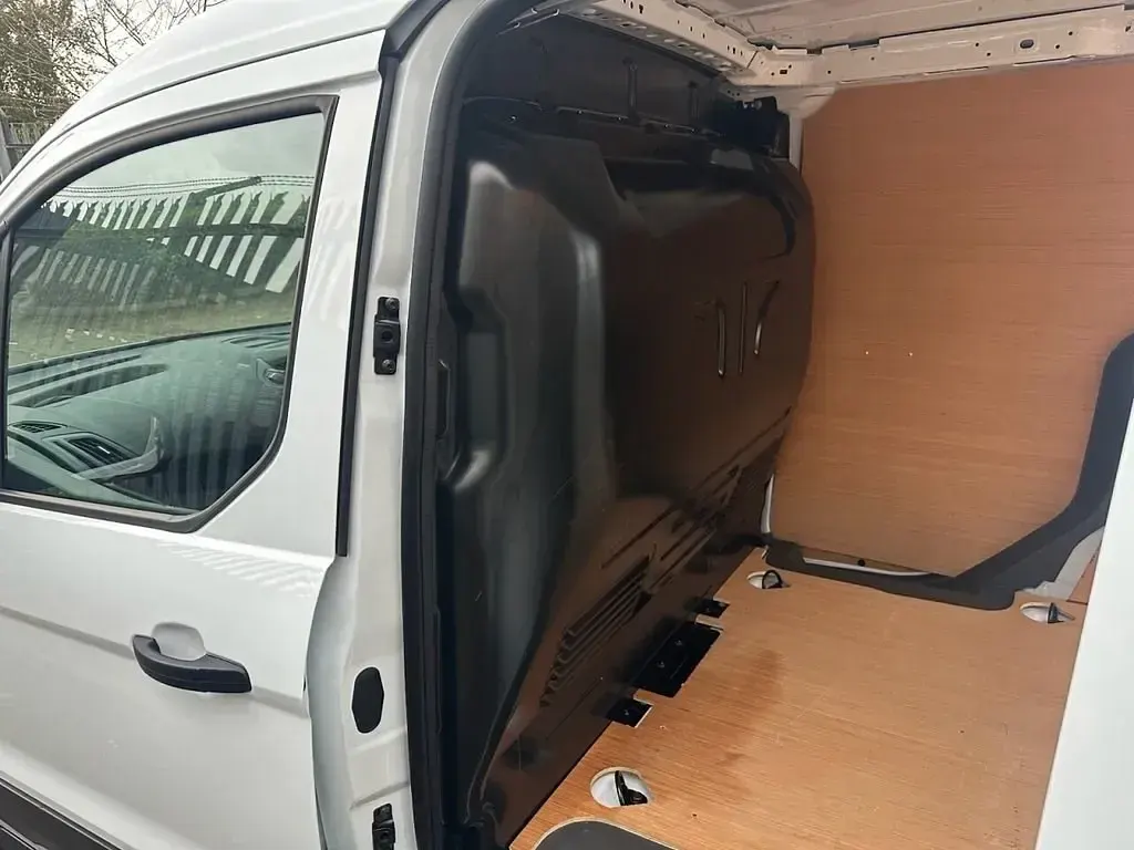 Usado Ford Transit Connect Trend 75 HP (55 kW) 2024 Branco Monovolume