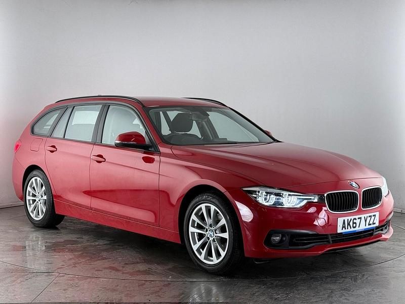 Used BMW 318 136 HP (100 kW) 2018 Red Estate