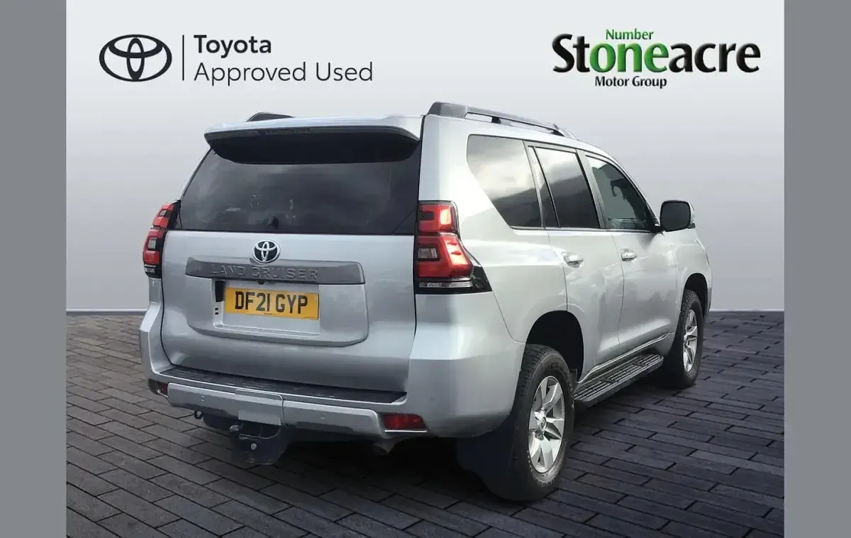 Usado Toyota Land Cruiser Active 204 HP (150 kW) 2021 Prateado SUV