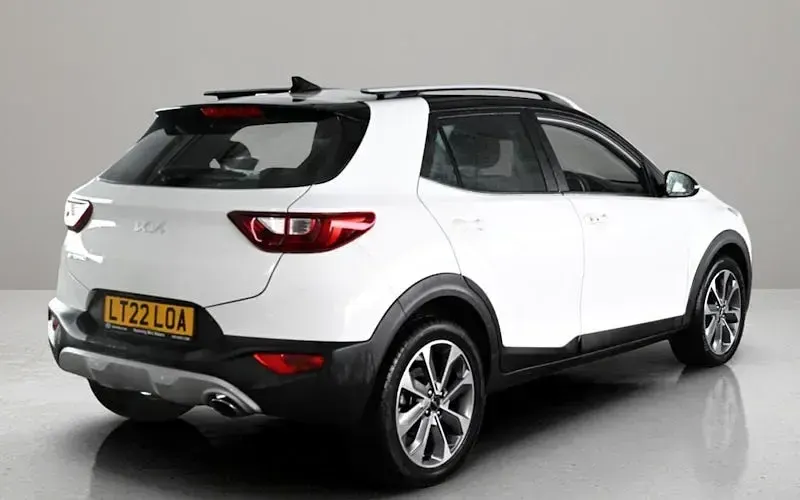 Used Kia Stonic 120 HP (88 kW) 2022 White SUV