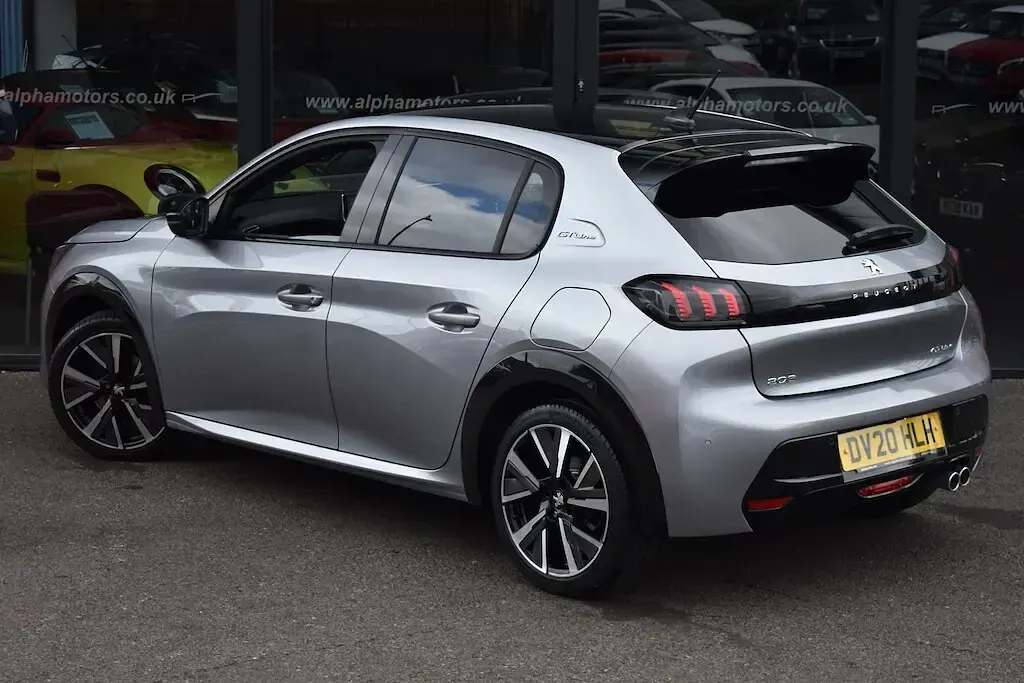 Usado Peugeot 208 GT-line 130 HP (95 kW) 2020 Cinzento Citadino