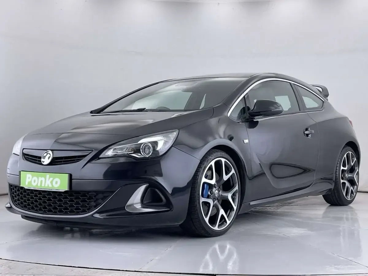 Second-hand Vauxhall Astra GTC 280 CP (205 kW) 2015 Negru Hatchback