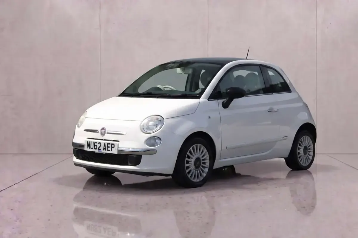 Used Fiat 500 Lounge 69 HP (50 kW) 2012 White Hatchback