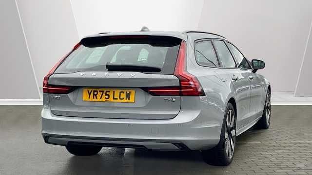 New Volvo V90 Plus 345 HP (253 kW) 2026 Estate