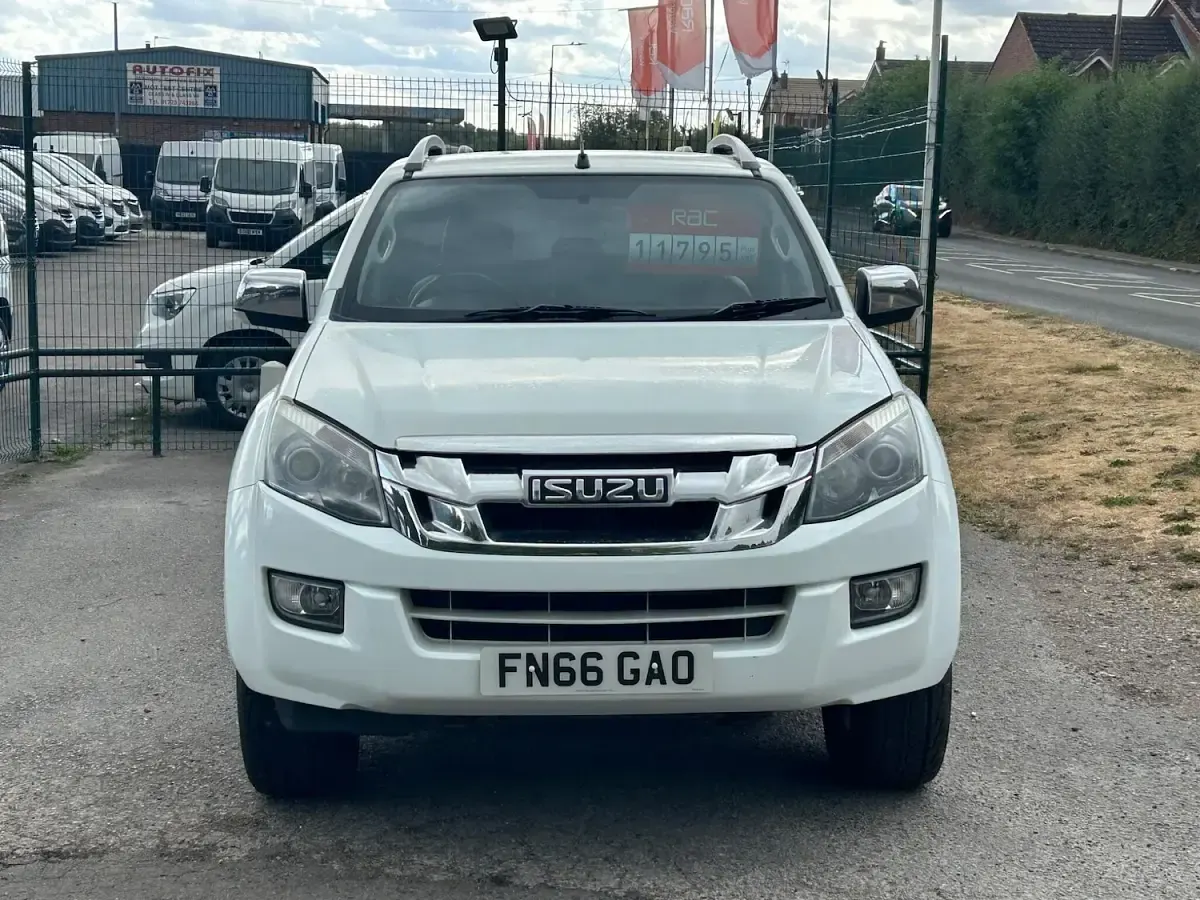 Used Isuzu D-Max 2016 White Pickup