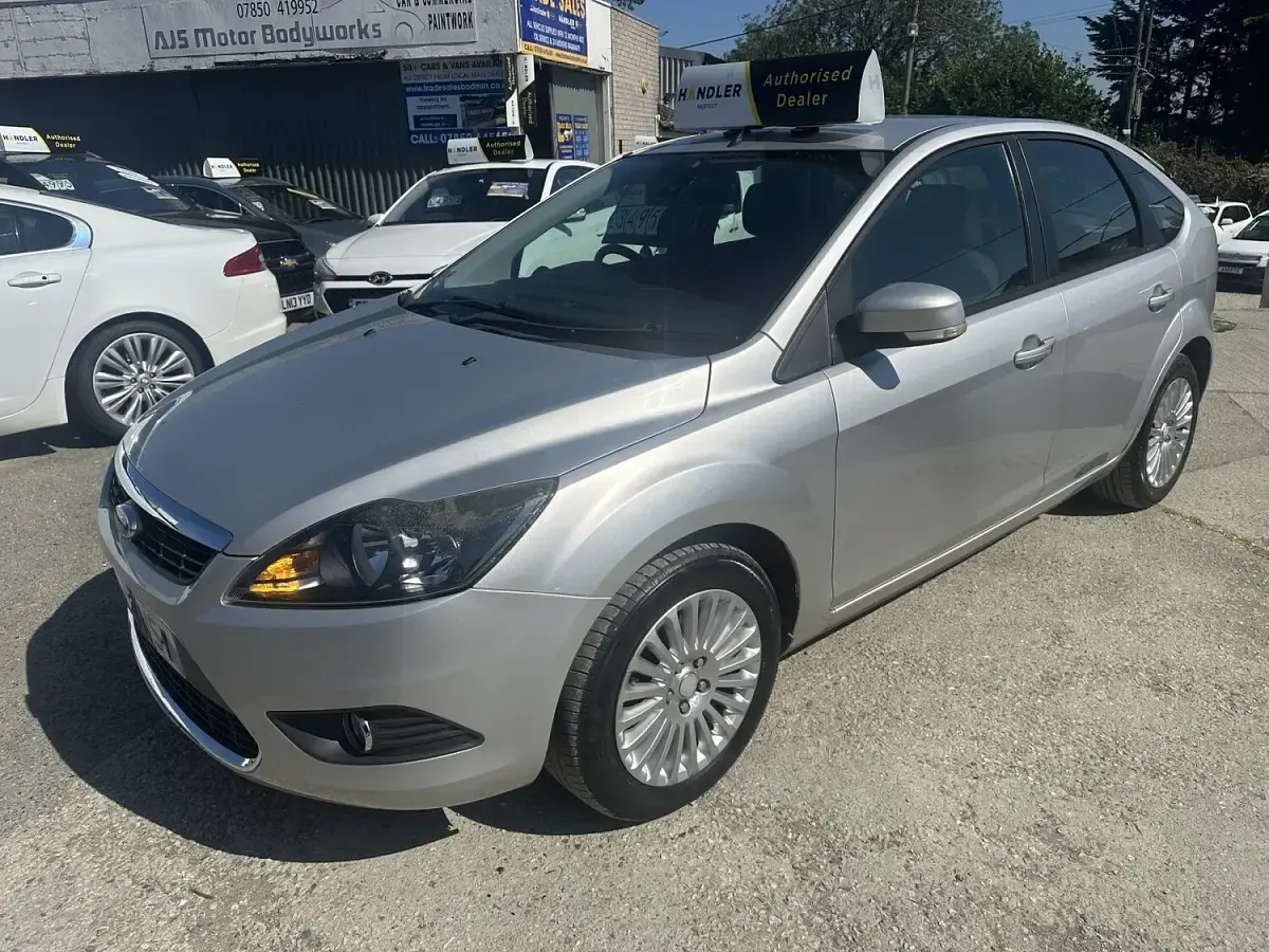 Used Ford Focus Titanium 2011 Silver Hatchback
