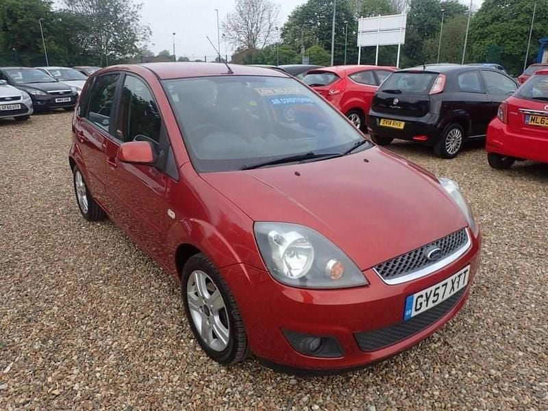 Used Ford Fiesta Zetec 80 HP (58 kW) 2007 Red Hatchback