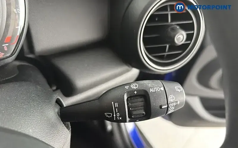 Used Mini ONE Comfort 102 HP (75 kW) 2020 Blue Hatchback