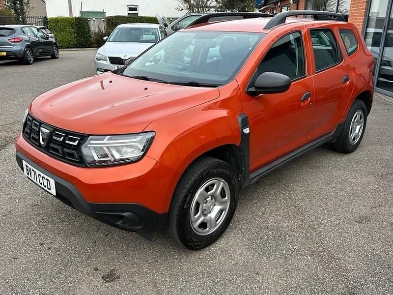 Used Dacia Duster Essentiel 90 HP (66 kW) 2021 Orange SUV