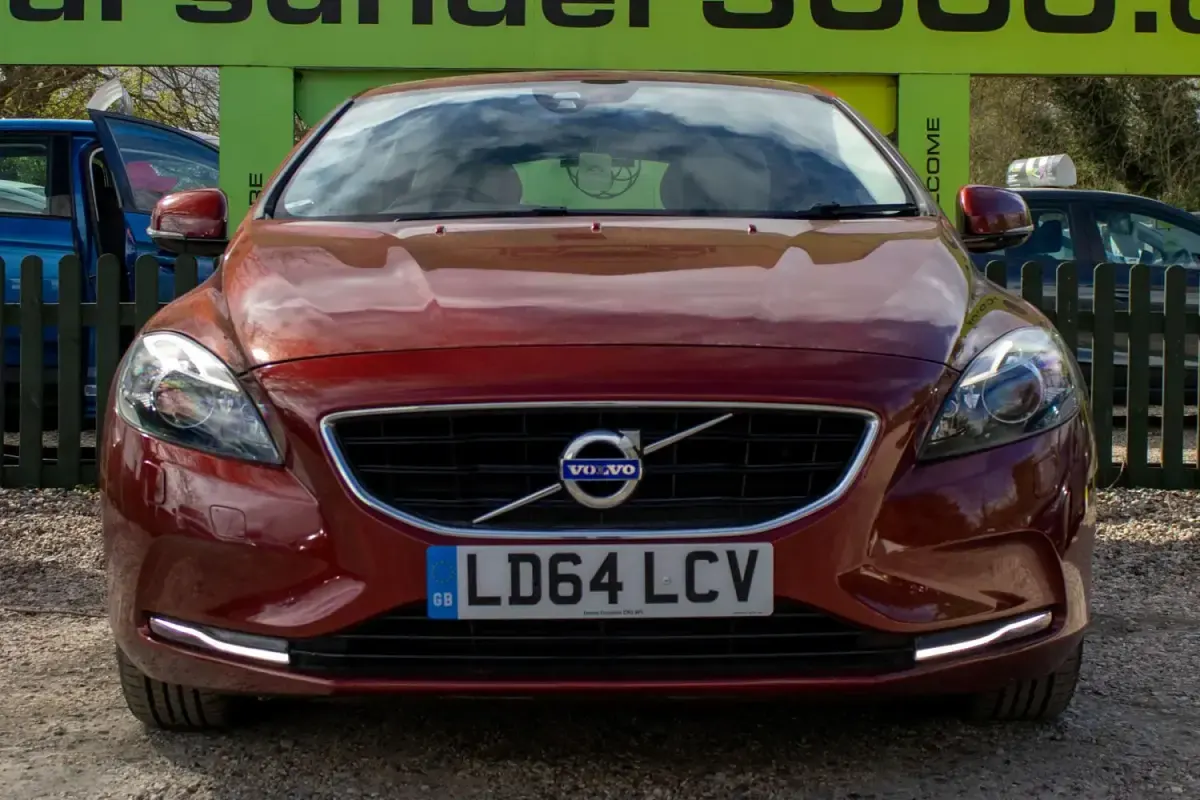 Usado Volvo V40 SE 115 HP (84 kW) 2014 Vermelho Citadino