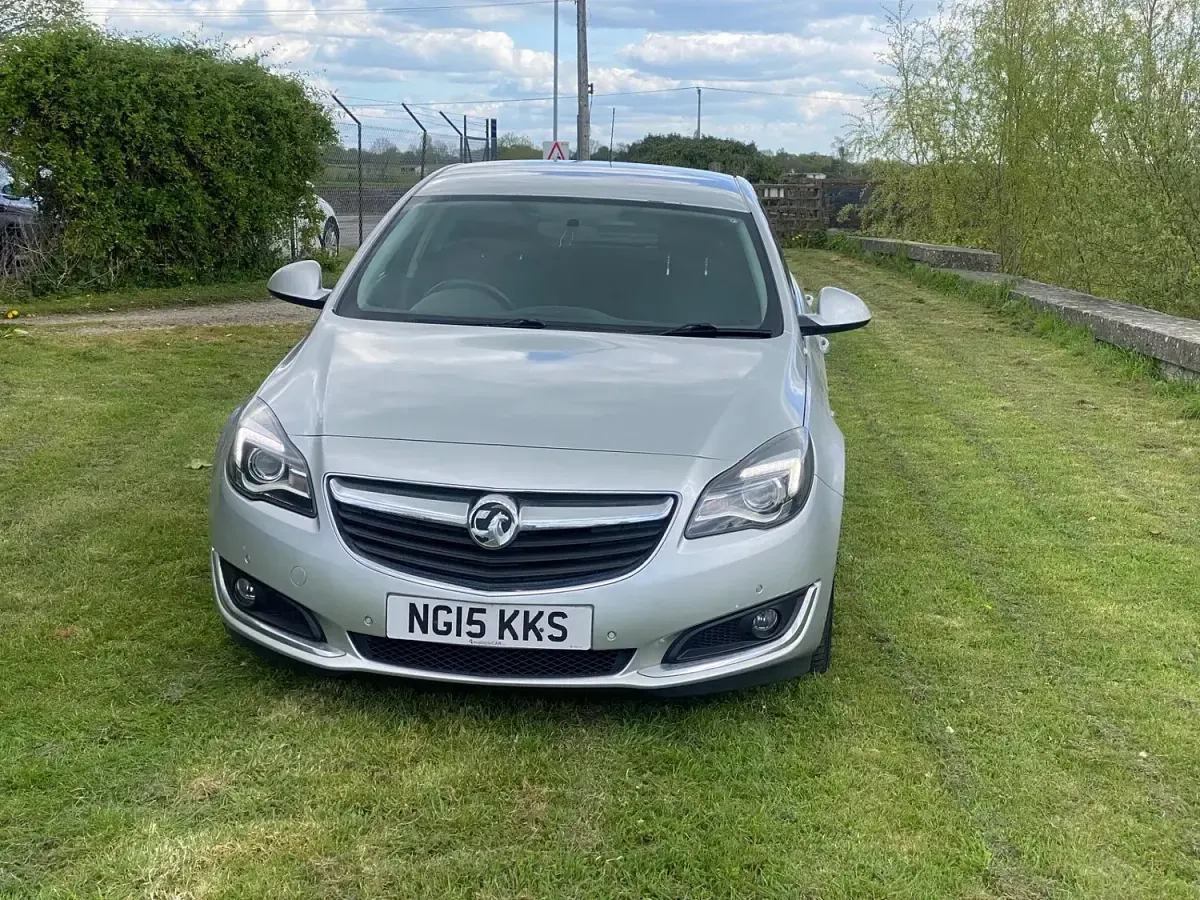 Used Vauxhall Insignia SRi 163 HP (119 kW) 2015 Silver Hatchback