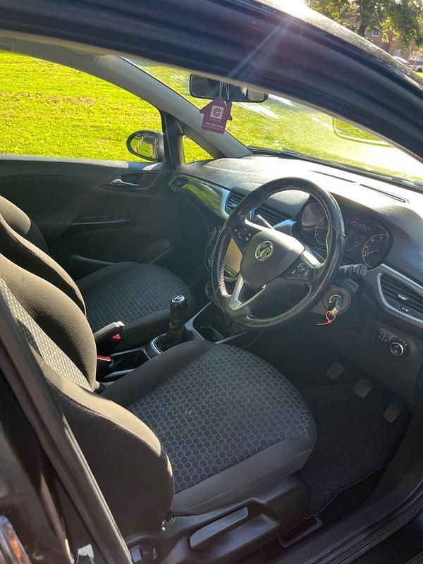 Used Vauxhall Corsa Design Edition 90 HP (66 kW) 2015 Black Hatchback
