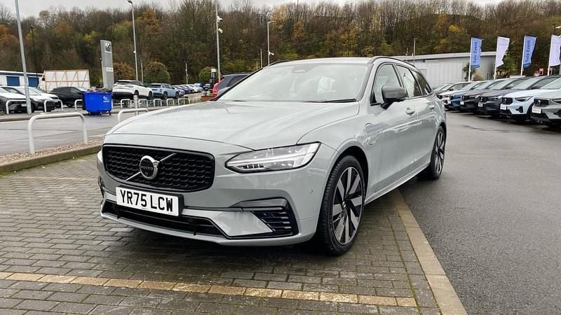 Used Volvo V90 Plus 350 HP (257 kW) 2025 Grey Estate