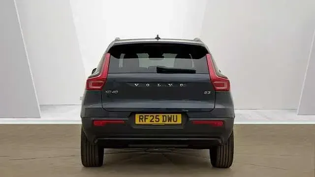 Used Volvo XC40 Plus 161 HP (118 kW) 2025 Blue SUV