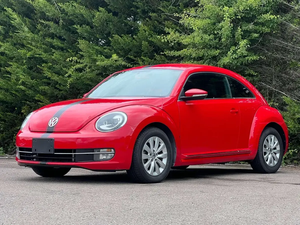 Used VW Beetle Design 105 HP (77 kW) 2015 Red Hatchback