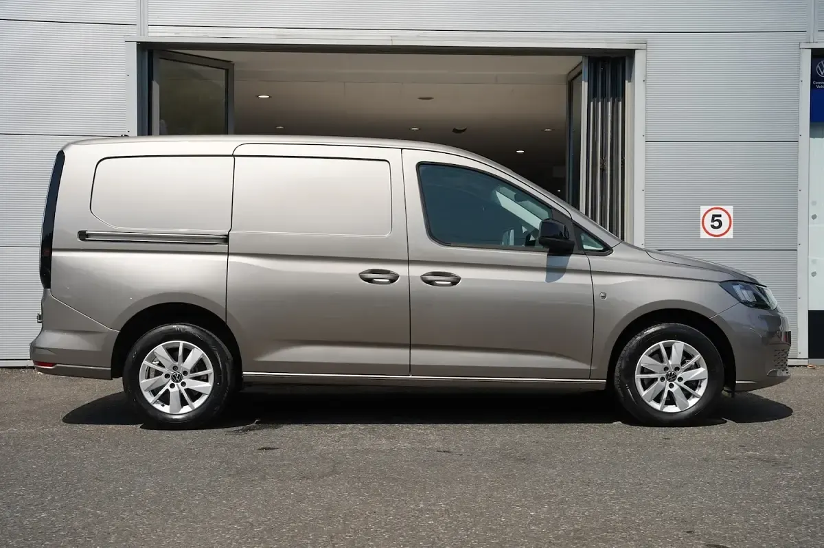 Used VW Caddy Maxi Pro 122 HP (89 kW) 2024 Beige MPV