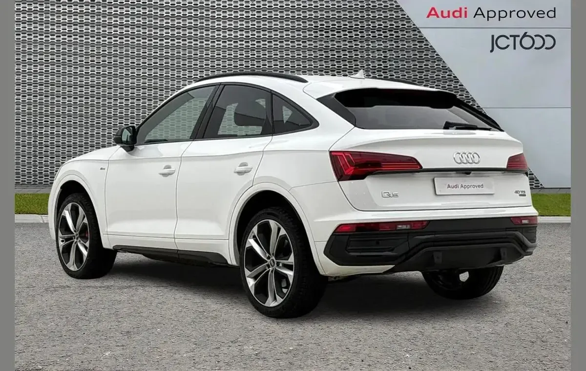 Used Audi Q5 Comfort 200 HP (147 kW) 2021 White SUV