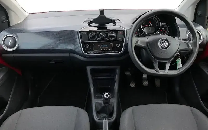 Used VW up! move up! 60 HP (44 kW) 2018 Red Hatchback