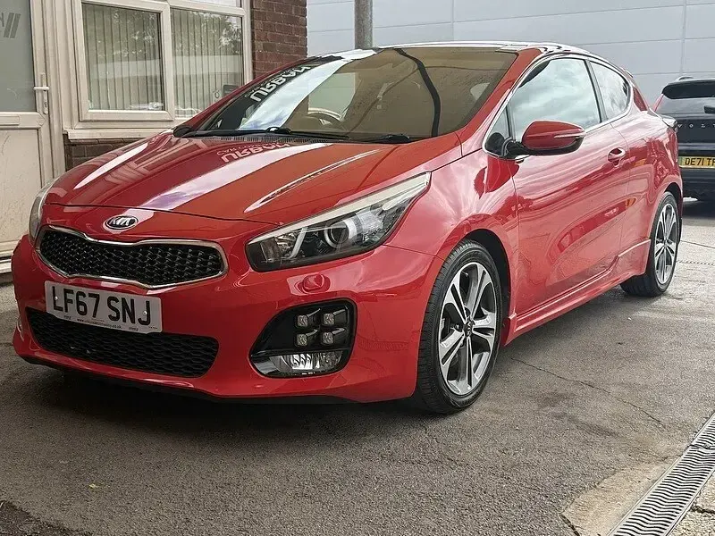Used Kia ProCeed GT-Line S 120 HP (88 kW) 2017 Red Hatchback