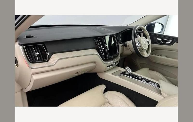 Used Volvo XC60 Inscription 247 HP (181 kW) 2022 Blue SUV