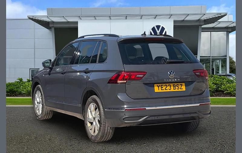 Used VW Tiguan Life 150 HP (110 kW) 2023 Grey SUV