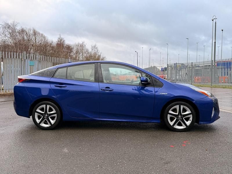 Used Toyota Prius 2016 Blue Hatchback
