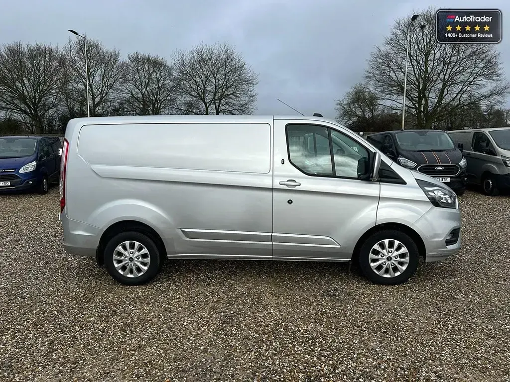 Usado Ford Transit Custom Limited 130 HP (95 kW) 2020 Prateado Van