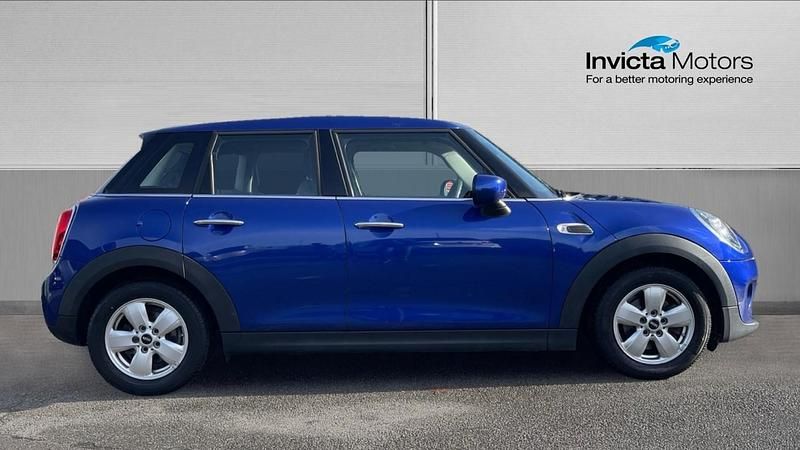 Used Mini Cooper Classic 136 HP (100 kW) 2020 Blue Hatchback