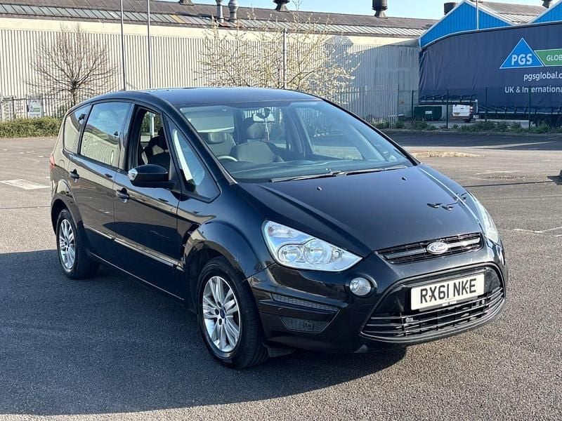 Used Ford S-MAX Zetec 140 HP (102 kW) 2011 Black MPV