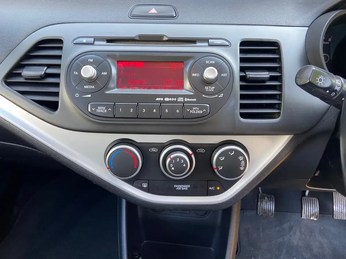 Used Kia Picanto 84 HP (61 kW) 2014 Black Hatchback