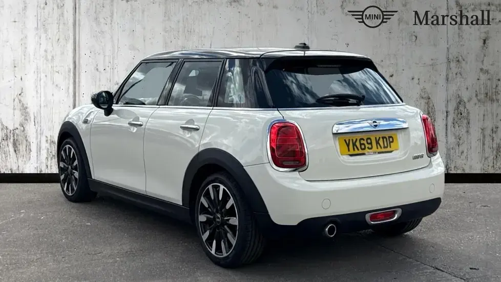 Used Mini Cooper Exclusive 134 HP (98 kW) 2020 White Hatchback